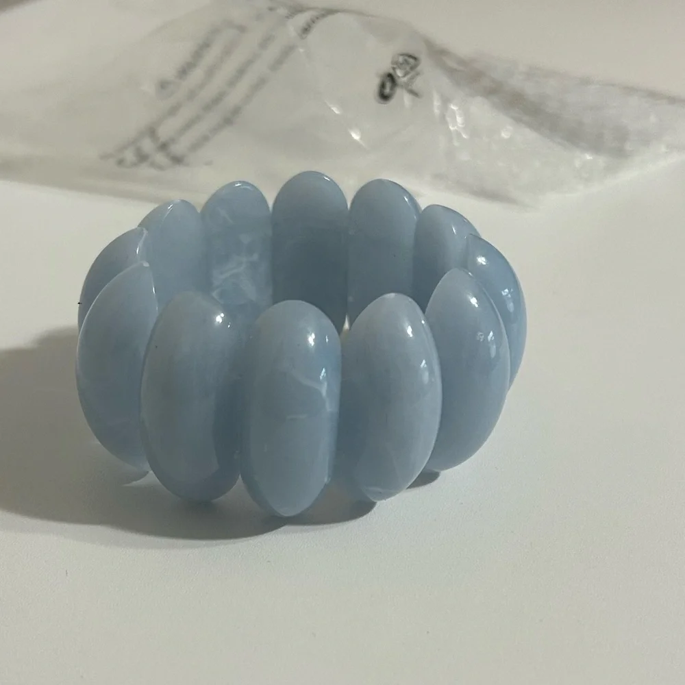 NWT Inc. Blue Shell Bracelet